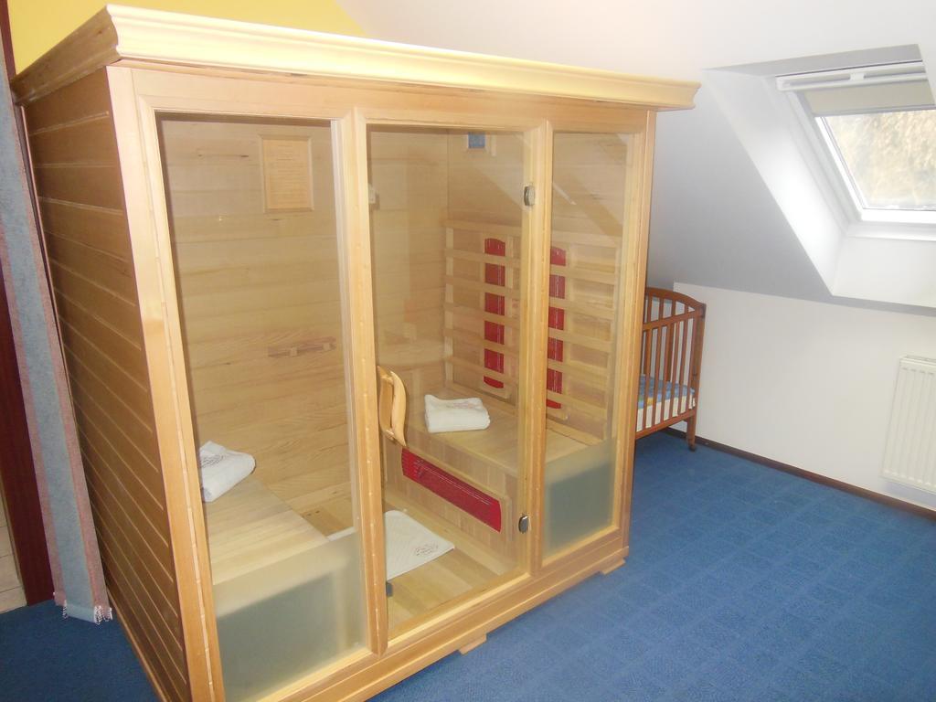 Hotel Pri Belokranjcu Ново Место Екстер'єр фото