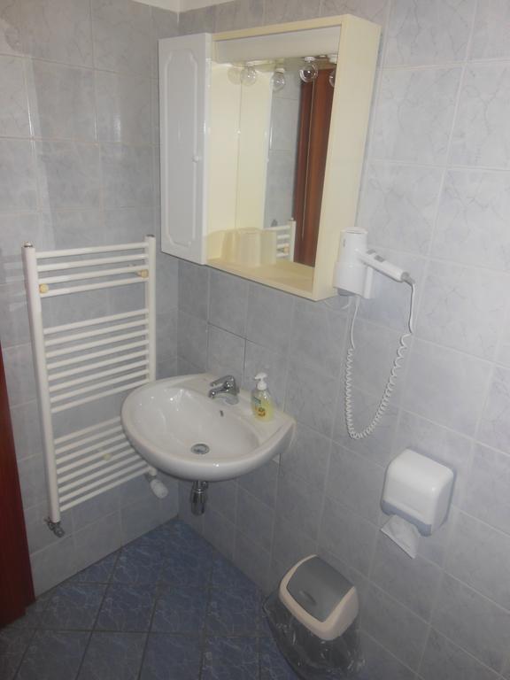 Hotel Pri Belokranjcu Ново Место Номер фото