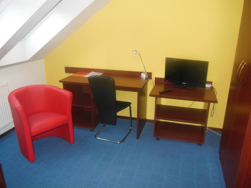 Hotel Pri Belokranjcu Ново Место Номер фото