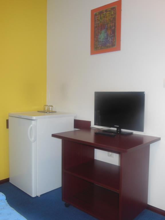 Hotel Pri Belokranjcu Ново Место Номер фото